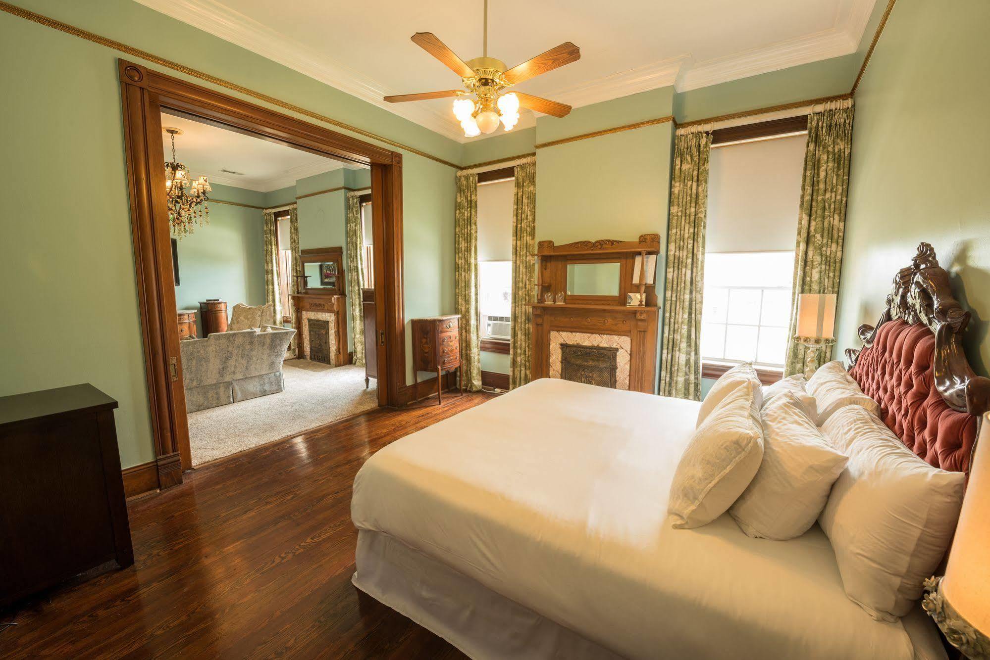 Mosheim Mansion Bed and Breakfast Seguin Eksteriør billede